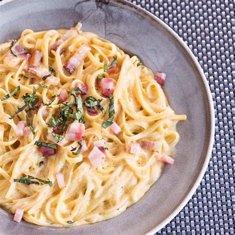 Espaguetis a la carbonara con nata bacon y champiñones Tastelist cl