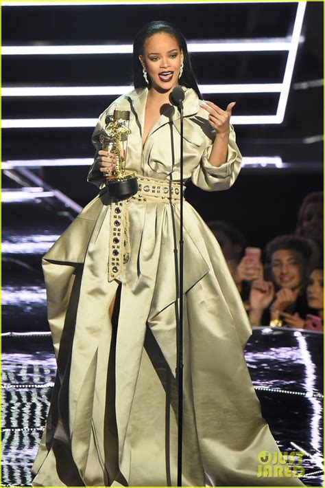 Rihanna Proves Her Vocal Power With Final Vmas 2016 Performance Video Photo 3744176 Rihanna