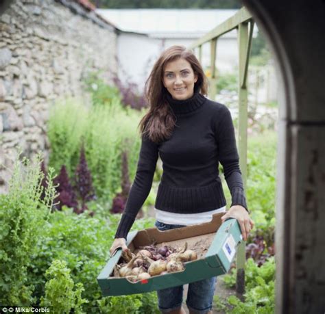 How Gardening Can Make You Lb Lighter Green Fingered Women Are Up To