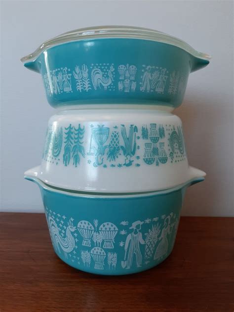 Vintage Pyrex Amish Butterprint Turqouise On White And White On