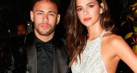 Neymar Y Su Novia Bruna Marquezine Encienden Las Redes Con Video