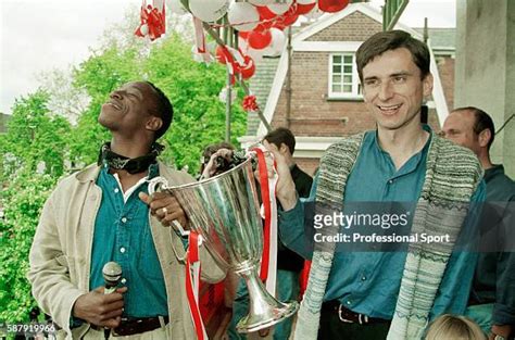 Ian Wright Arsenal 1994 Photos And Premium High Res Pictures Getty Images