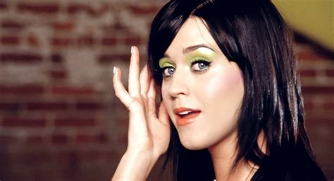 Katy Perry Hot N Cold P Upscale Sharemania Us