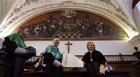 El Cardenal Giuseppe Versaldi Investido Doctor Honoris Causa Por La