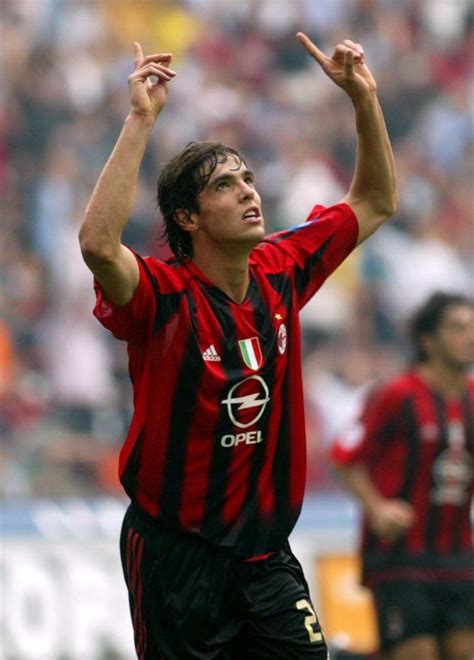 Prior to his professional debut, kaka was a well known pubstar in the chinese dota 2 scene, famous for maintaining a high mmr, and even occasionally topping the chinese leaderboards. Ricardo Izecson dos Santos Leite Kakà (I)