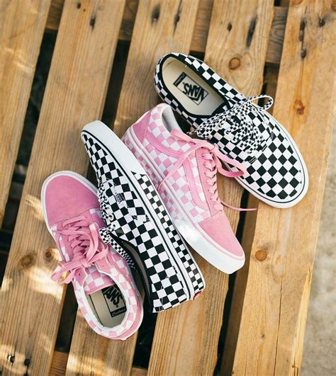 Vans Pink And Black Weirdalien Vans Shoes Fashion Vans Shoes