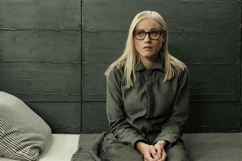 The Magicians Olivia Taylor Dudley On Alices Transformation Through