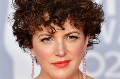 Radio 1's future sounds with annie mac. Annie Mac calls out music industry misogyny as Solo 45 ...