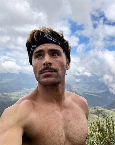 Escalada El Actor Zac Efron Esculpe Su Hercúleo Cuerpo