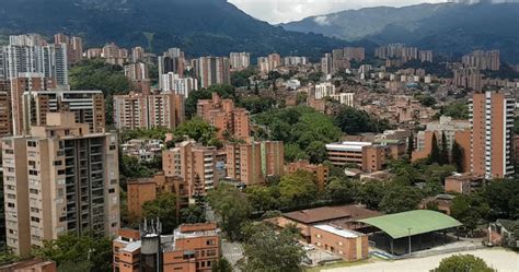 Jeff compares these two cities in colombia in a comprehensive comparison. Medellin vs. Panama | City Comparison