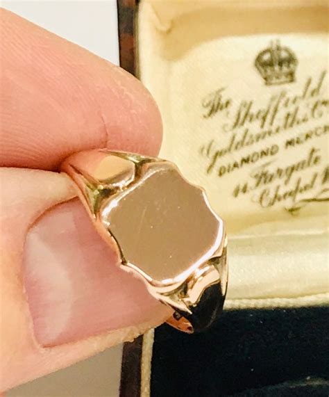 Stunning Antique 9ct Rose Gold Shield Pattern Signet Pinky Ring
