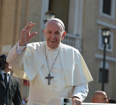 Buon compleanno Papa Francesco: 10 curiosità sul pontefice | Ultime ...
