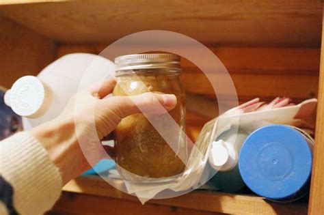 4 to 6 months : Shelf Life of Canned Applesauce | LEAFtv