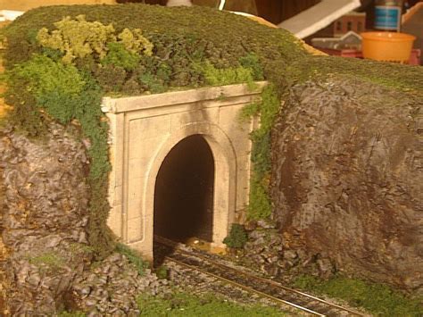 How To Make Tunnels For Model Train Layouts In 2020 Model Train