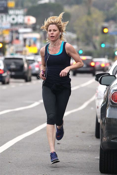 Julie Bowen In Tights Jogging In Sherman Oaks 13 Gotceleb