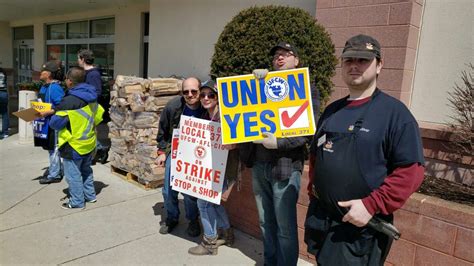 Stop And Shop Workers Go On Strike In Ct