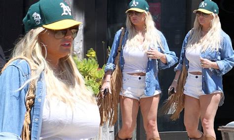 Jessica Simpson Picture Exclusive The Blonde Beauty Is Back In Her