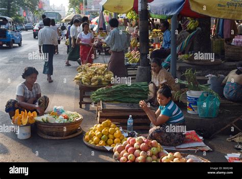 Yangon Myanmar Rangoon Burma 2008 Street Market Stock Photo Alamy