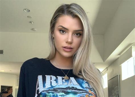 Who Is Alissa Violet And How Did She Become So Popular On Youtube