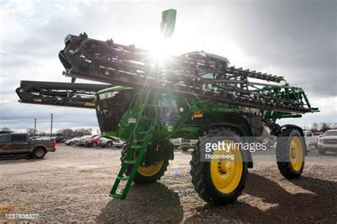 John Deere Sprayer Photos And Premium High Res Pictures Getty Images