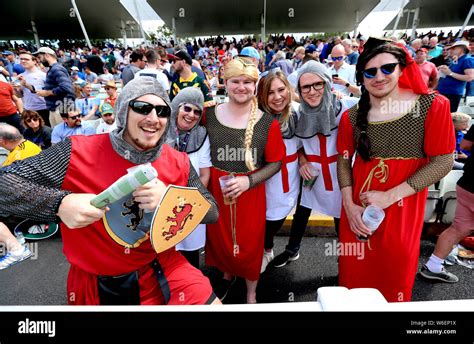 Cricket Fans Fancy Dress Hi Res Stock Photography And Images Alamy