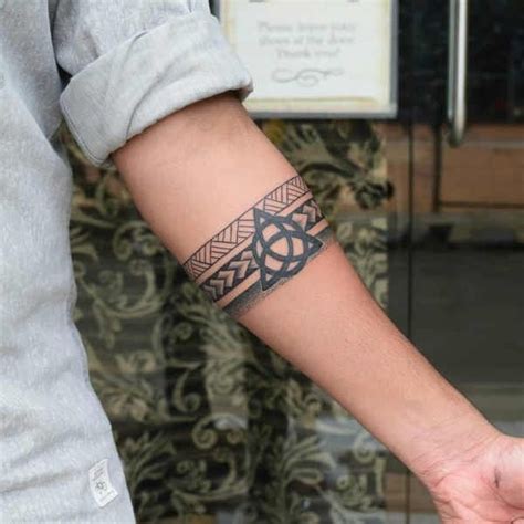 Celtic Bracelet Tat Em 2020 Tatuagem Masculina Antebraço Tatuagem