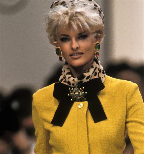 Linda Evangelista Walked For Chanel Rtw Runway Show Fw 1991 Linda