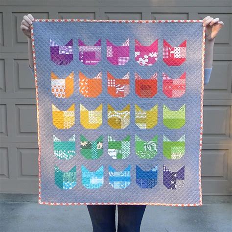 Download free quilt patterns and view quilts using robert kaufman fabrics latest cotton quilting fabric collections. Patterns by Elizabeth Hartman — THE CAT pdf quilt pattern