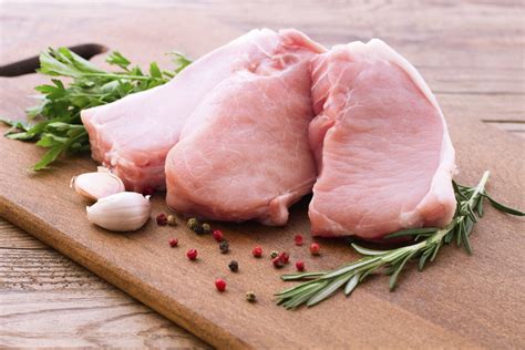 How long does raw chicken last in the refrigerator? You can thaw and refreeze meat: Five food safety myths busted