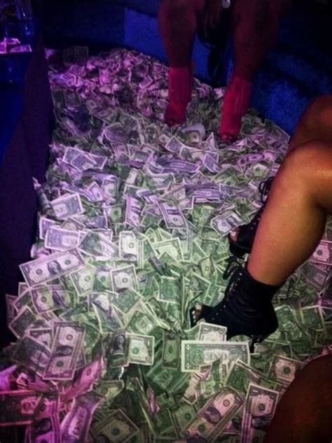 Strippers Always Seem To Be Swimming In Money (22 pics)