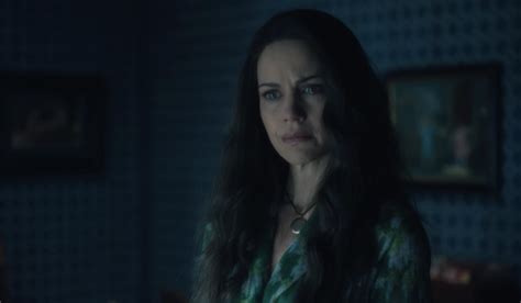 The Haunting Of Hill House 2018 Tv Show Trailer Carla Gugino Sees