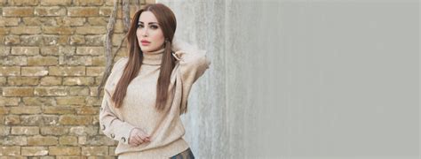 ومسلسل المداح بطولة كل من حمادة هلال، أحمد بدير، نسرين طافش، خالد سرحان، محمد عز، جمال عبد الناصر، دنيا عبد العزيز، حنان سليمان، محسن منصور، محمد الصاوي، هادي خفاجي، تامر. الفنانة نسرين طافش تفاجئ جمهورها وترتدي الحجاب- شاهد ...