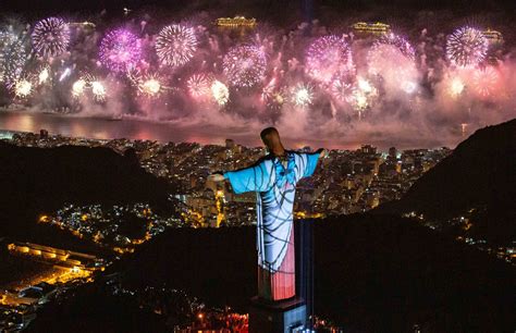 Rio De Janeiros New Years Eve Celebration Is Coming Back This Year