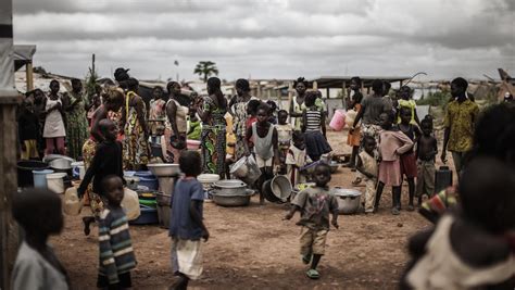 centrafrique le difficile retour à la réalité pour les déplacés de mpoko