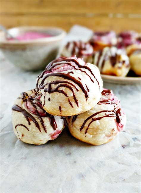 Simple And Easy Raspberry Cream Cheese Pastries