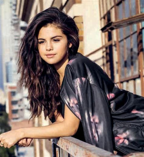 Selena Gomez Dream Out Loud Summer Collection 2015 Stunning Photo Shoot