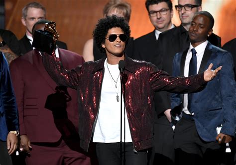 Grammys 2018 Bruno Mars Takes Home Album Of The Year 6 Total Cbs Los Angeles