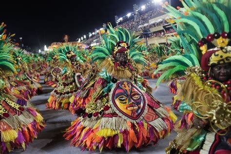 Rio Carnival Tribute To Afro Brazilian God Wins Title Bbc News