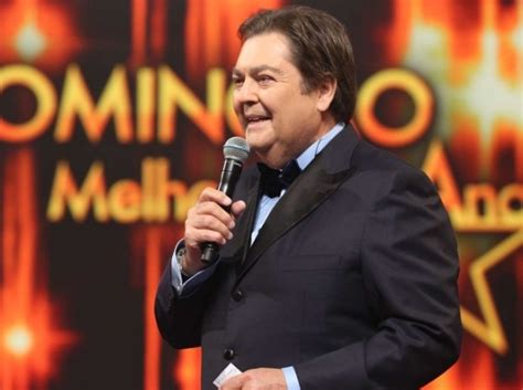 Produced by rede globo and hosted by fausto silva also known as faustão, it features live music performances (usually by the most popular artists in brazil at the time). Mundo Positivo » Faustão esclarece polêmica após chamar ...