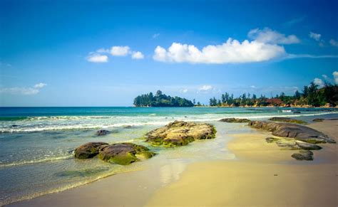 Come in, learn the word translation progress and add them to your flashcards. 20 Best Beaches in Malaysia