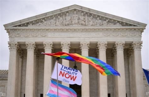 Supreme Court Rules Civil Rights Law Protects Lgbt Workers Breitbart