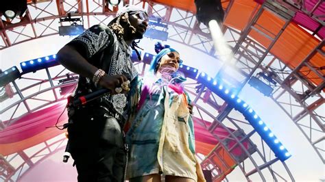 Cardi B And Offset Share A Big Kiss While Performing At Revolve Festival