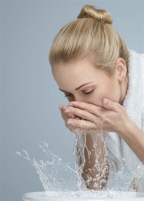 How To Wash Your Face The Right Way Stylecaster Diy Beauty Beauty