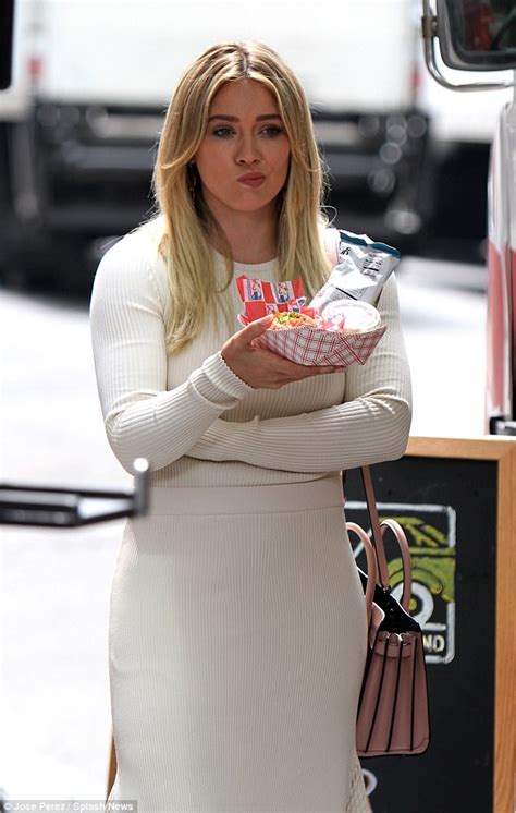 Hilary Duff Shows Off A Healthy Backside In New York City Daily Mail