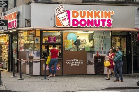 Dunkin Donuts Invests 100 Million In Brand Refresh Wsj