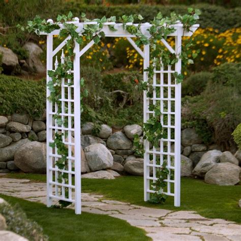 Cute Square Wedding Arch In Out Door Decoration Wedding With Wooden