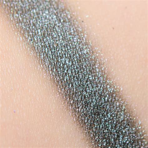 Ich bin sehr begeistert von der qualität und der pigmentierung der lidschatten. Natasha Denona Palette 01 Eyeshadow Palette Review & Swatches