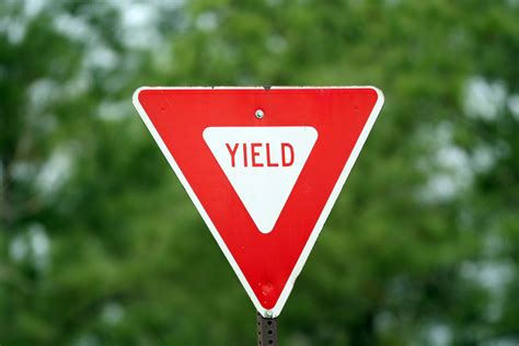 What Does Yielding The Right Of Way Mean