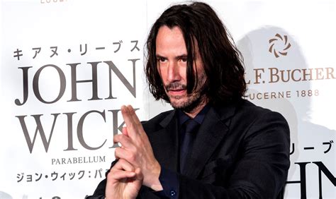 Keanu Reeves Is Auctioning Off A 15 Minute Zoom Chat To Benefit A