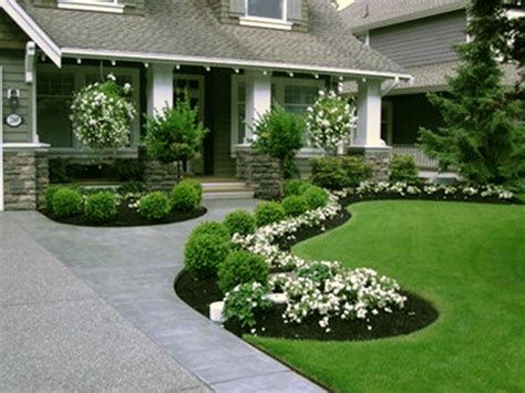 Pin By Lifeasflower On Outdoors Front Yard Landscaping Design Front